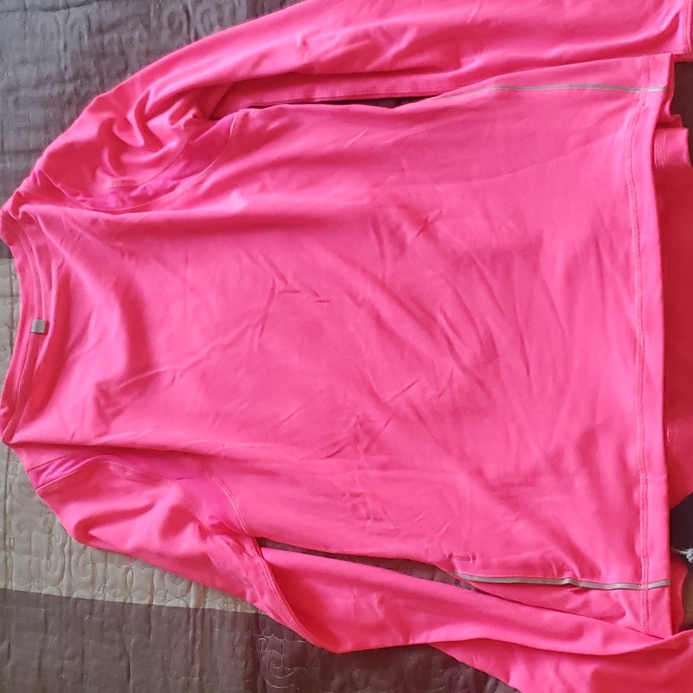 Brand new pink athletic abercombie shirt - Picture 8 of 9
